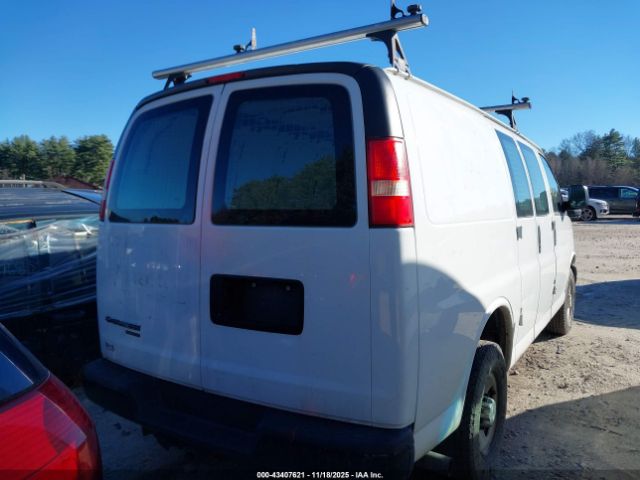 Chevrolet Express Work Van Image 13